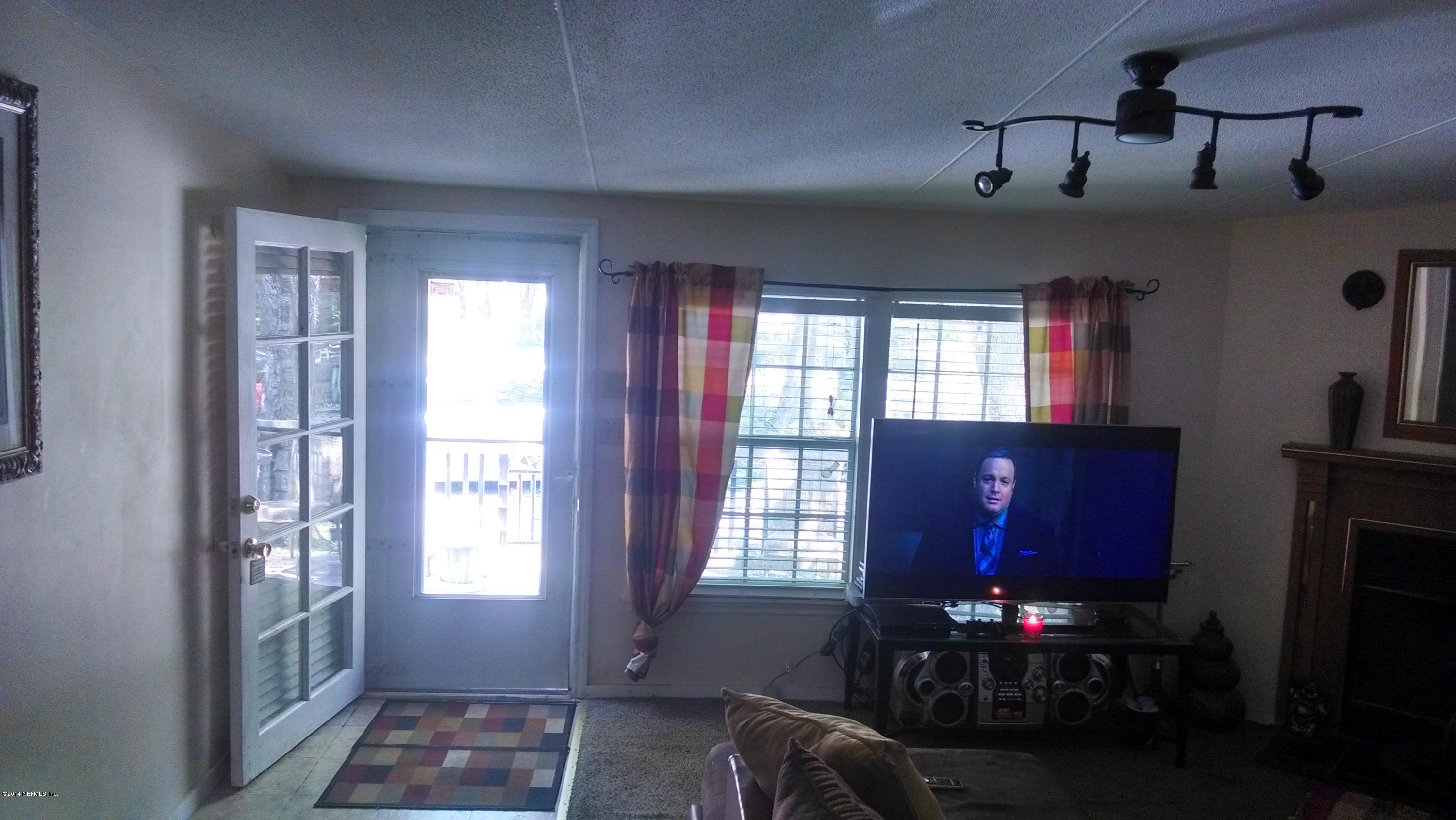 6330 Bluebird Road Jacksonville, FL 32219 - Photo 6 of 22 family room