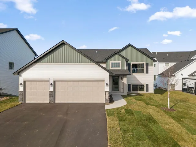 $585,000 | 1421 142nd Court East, Rosemount, MN 55068