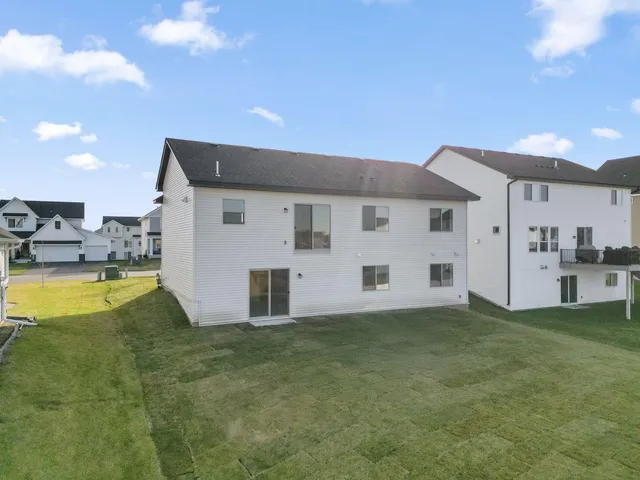 $585,000 | 1421 142nd Court East, Rosemount, MN 55068