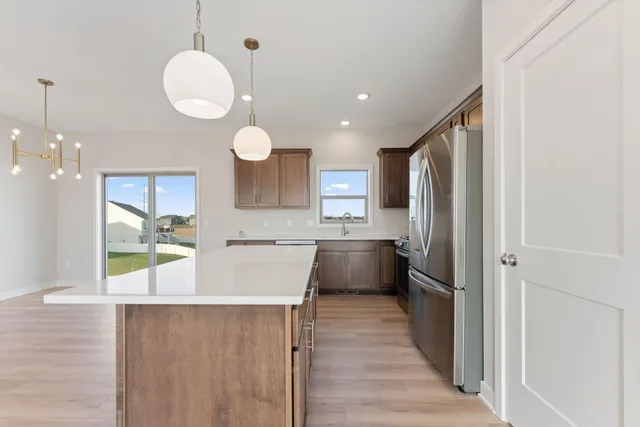 $585,000 | 1421 142nd Court East, Rosemount, MN 55068