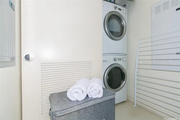 $7,450 | 888 Kapiolani Boulevard, Unit 3409, Honolulu, HI 96813