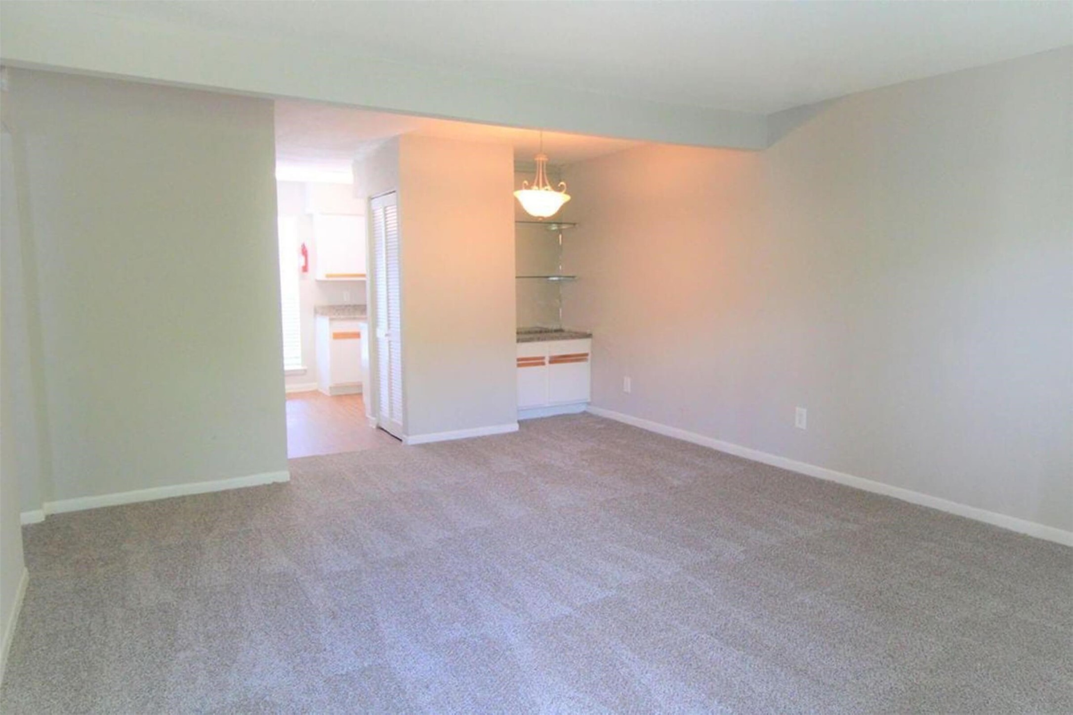 6041 Winsome Lane, Unit 103 Houston, TX 77057 - Photo 6 of 18 a view of an empty room