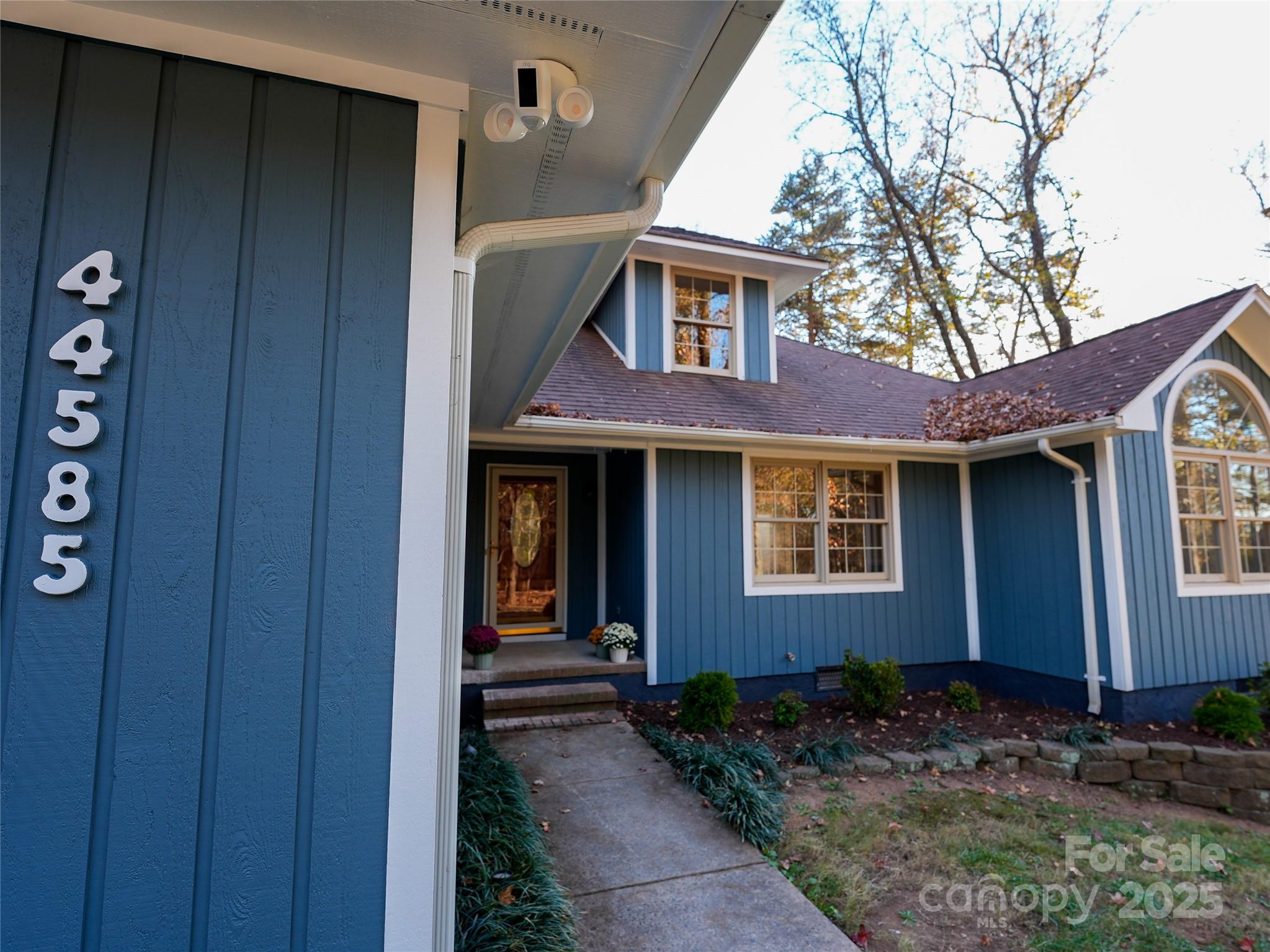 44585 Baldwin Road New London, NC 28127 - Photo 9 of 47 a front view of a house with garden