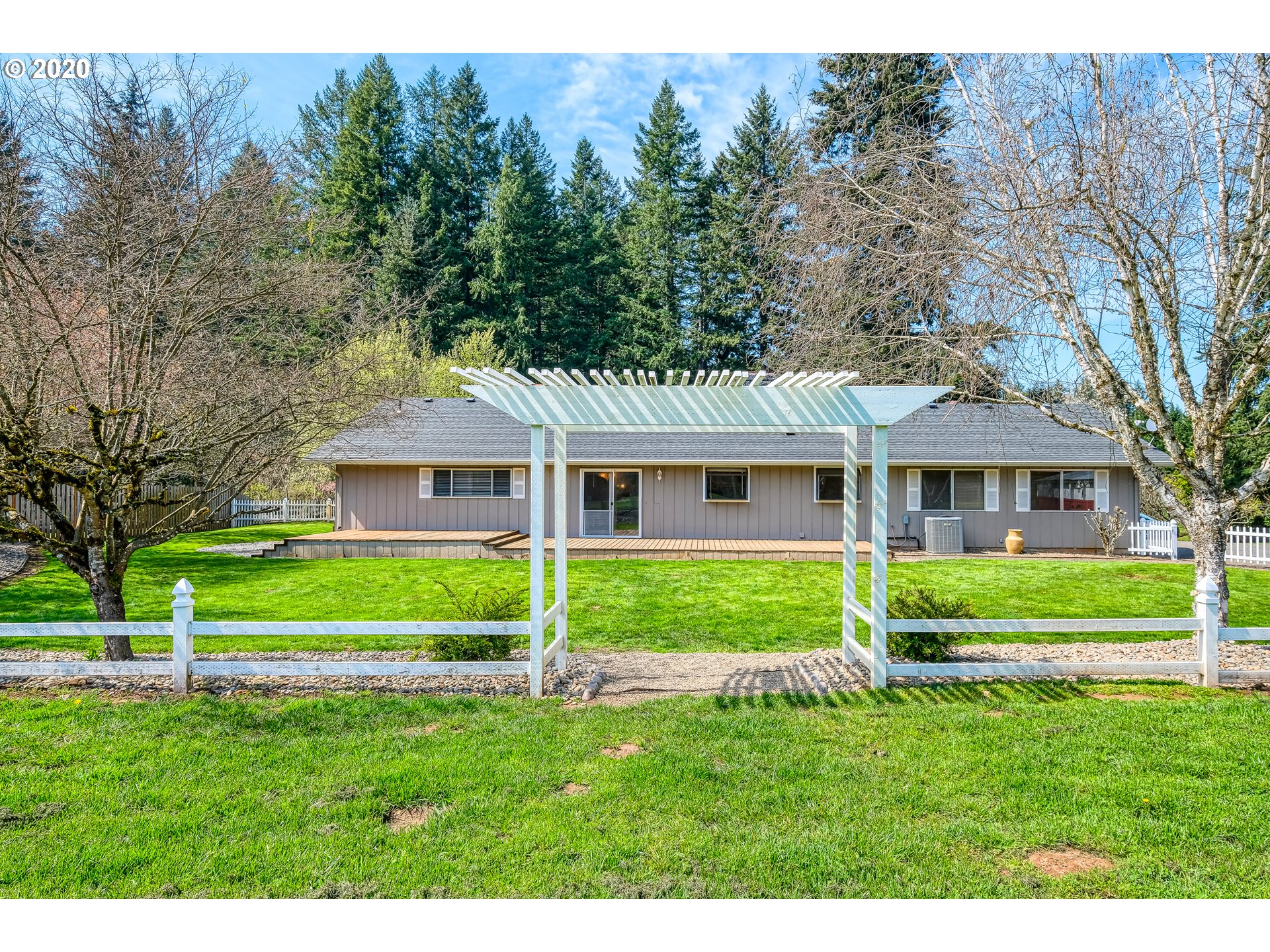 19750 South Hinkle Road Oregon City, OR 97045 - Photo 7 of 28