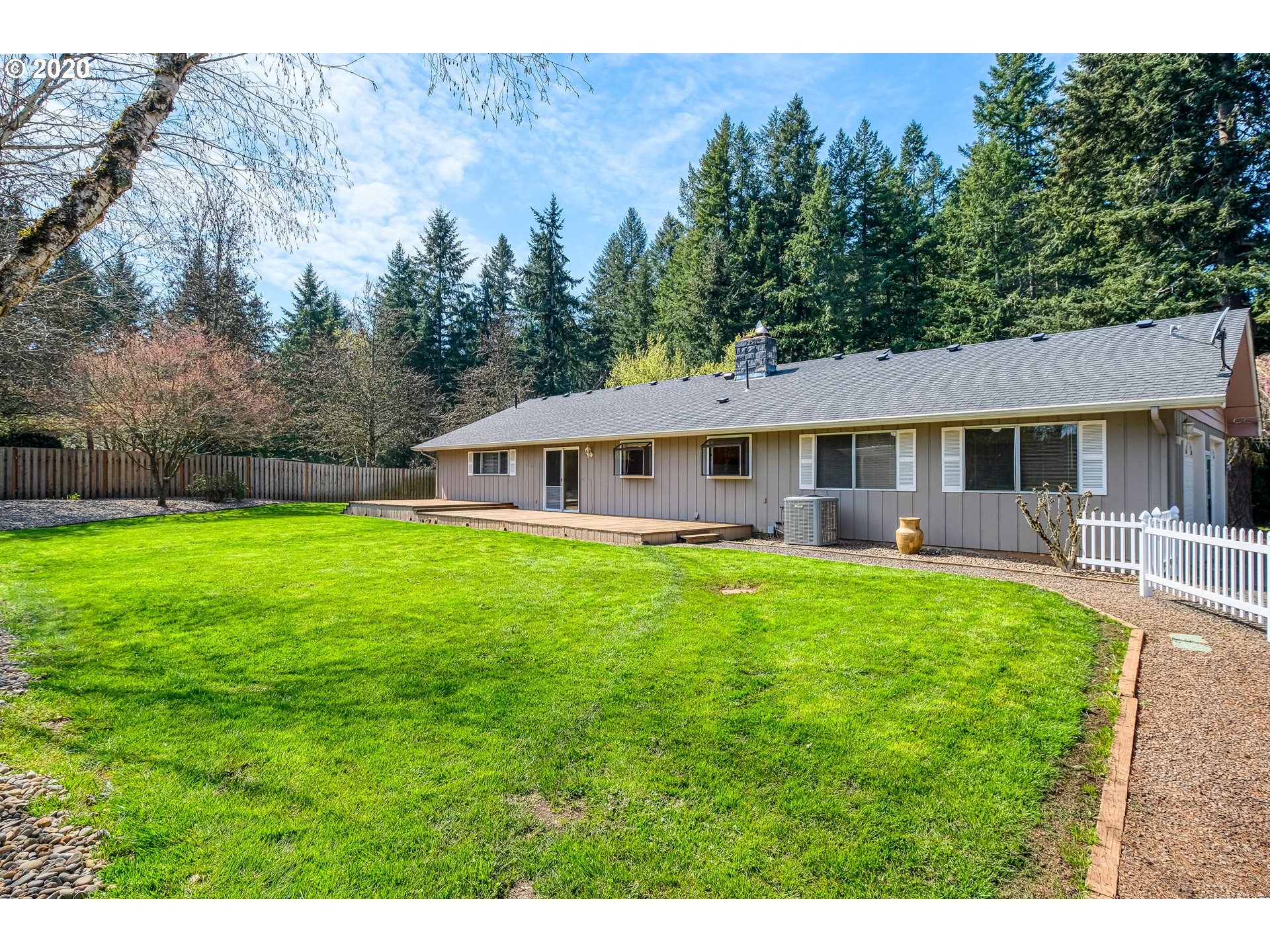 19750 South Hinkle Road Oregon City, OR 97045 - Photo 8 of 28