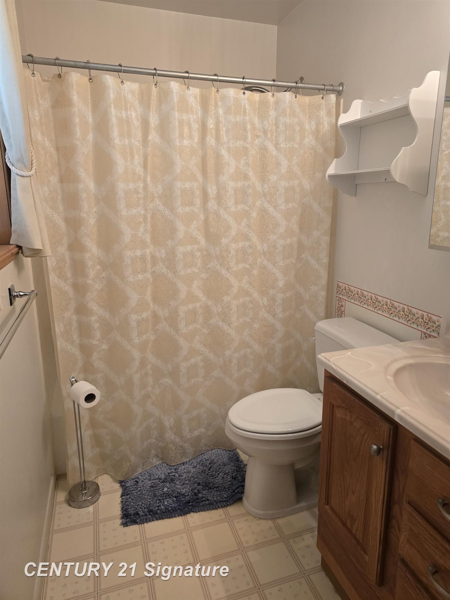 3045 Old Farm Road Flint, MI 48507 - Photo 24 of 41 50186232-365c5606-a706-4f64-8a6e-83cadf7f866c.JPG