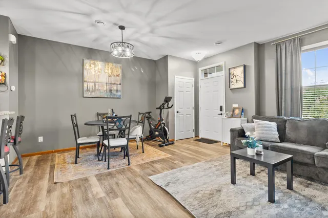 $284,900 | 3307 Hazel Trail, Unit C, Woodbury, MN 55129