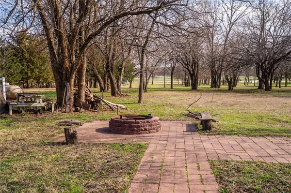 $599,000 | 25303 Highway 169, Garnett, KS 66032