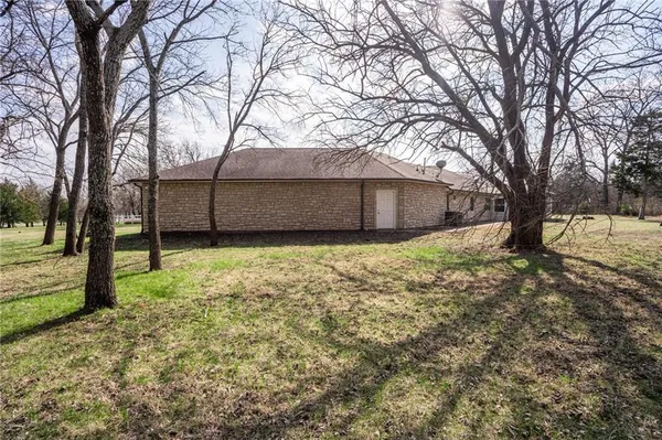 $599,000 | 25303 Highway 169, Garnett, KS 66032