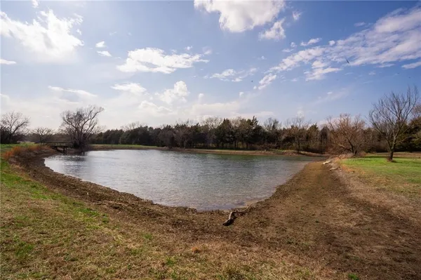 $599,000 | 25303 Highway 169, Garnett, KS 66032