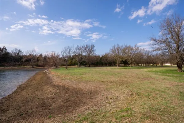 $599,000 | 25303 Highway 169, Garnett, KS 66032