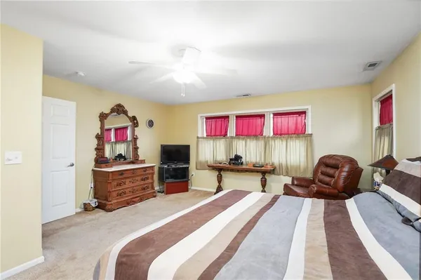 $599,000 | 25303 Highway 169, Garnett, KS 66032