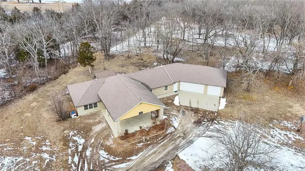 $599,000 | 25303 Highway 169, Garnett, KS 66032