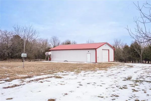 $599,000 | 25303 Highway 169, Garnett, KS 66032
