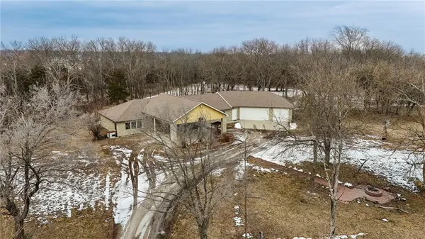 $599,000 | 25303 Highway 169, Garnett, KS 66032