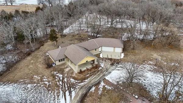 $599,000 | 25303 Highway 169, Garnett, KS 66032