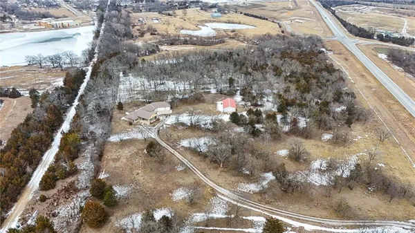 $599,000 | 25303 Highway 169, Garnett, KS 66032