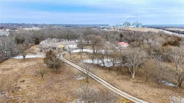 $599,000 | 25303 Highway 169, Garnett, KS 66032