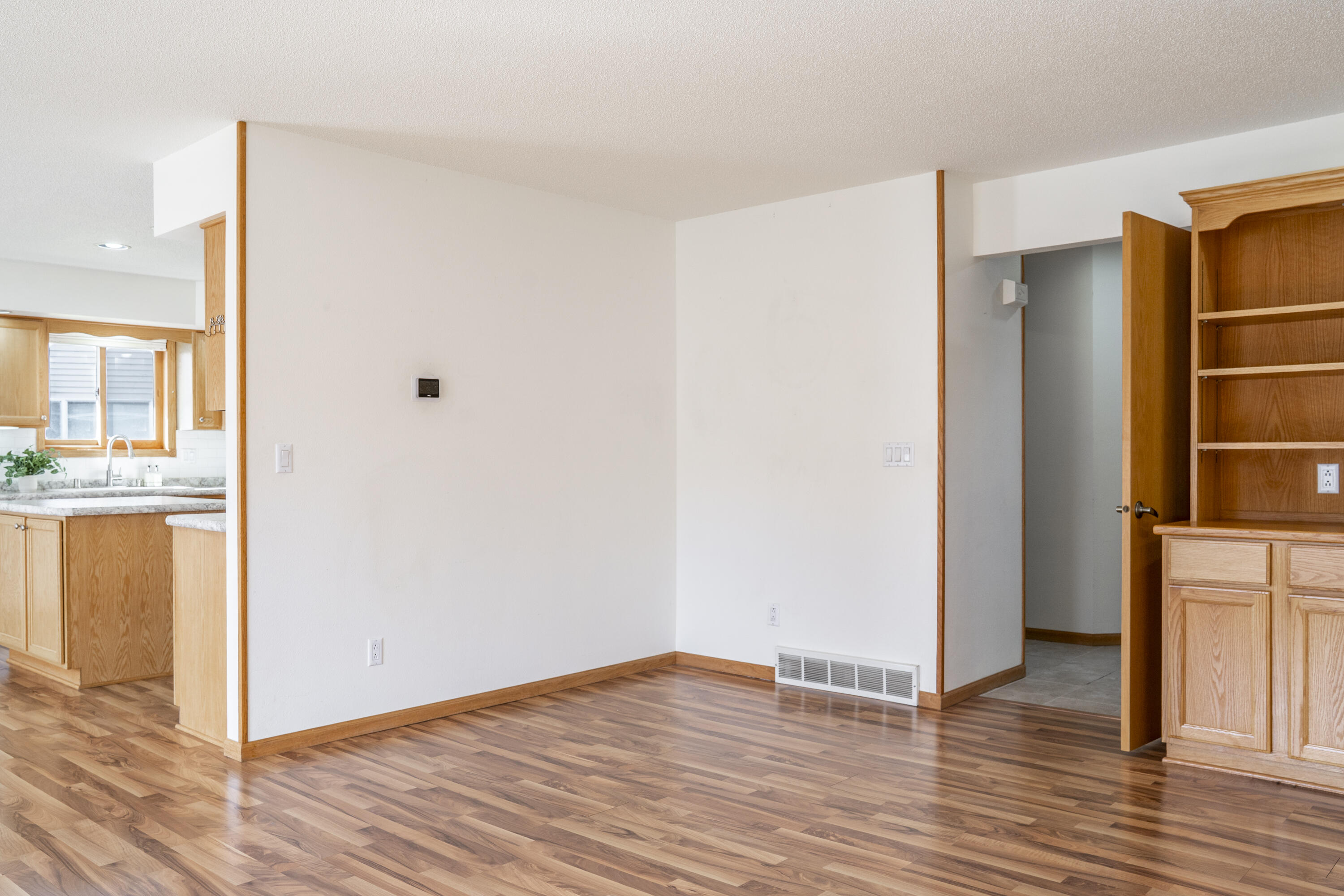 634 Meier Lane Onalaska, WI 54650 - Photo 14 of 34 Living Room