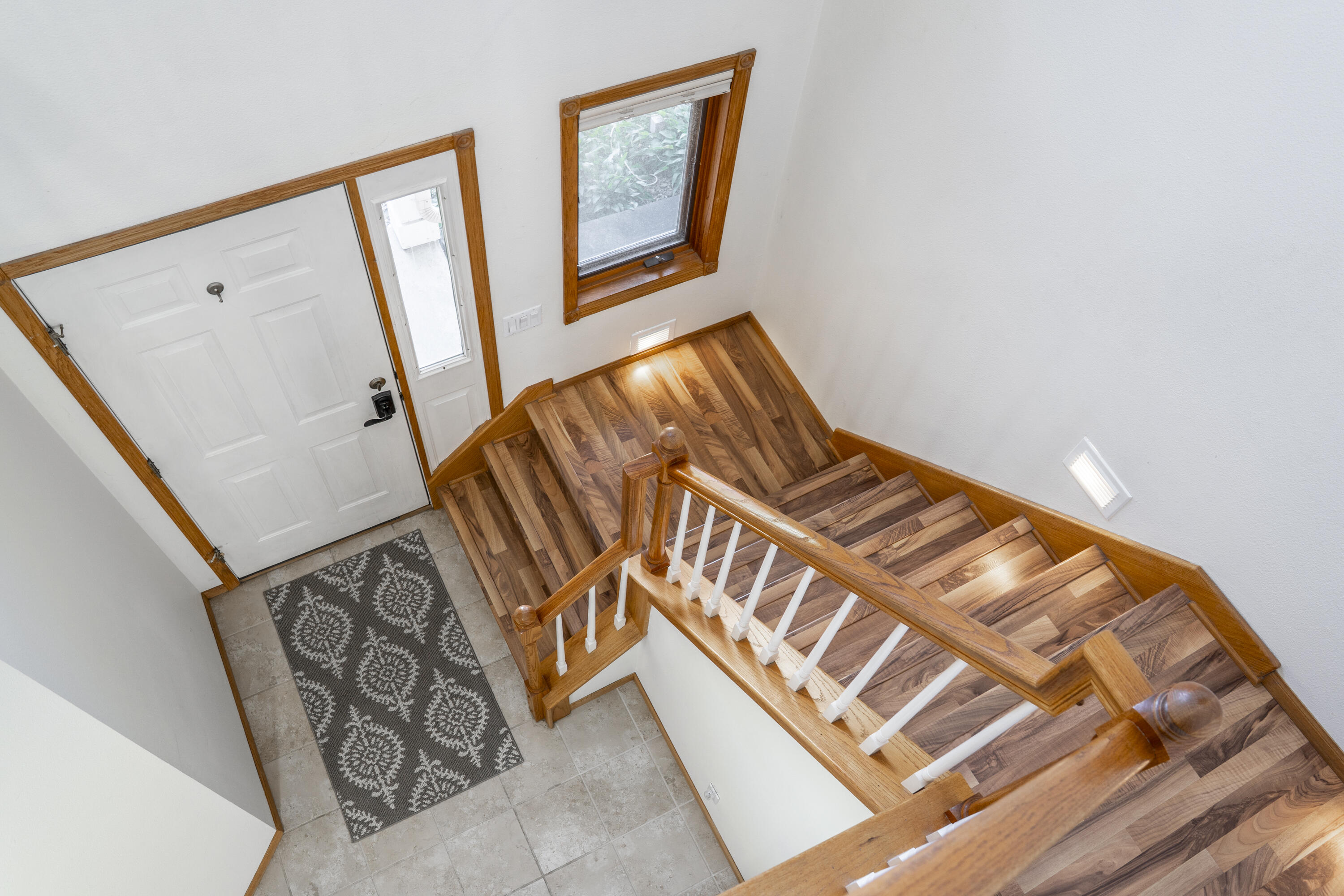 634 Meier Lane Onalaska, WI 54650 - Photo 17 of 34 Staircase