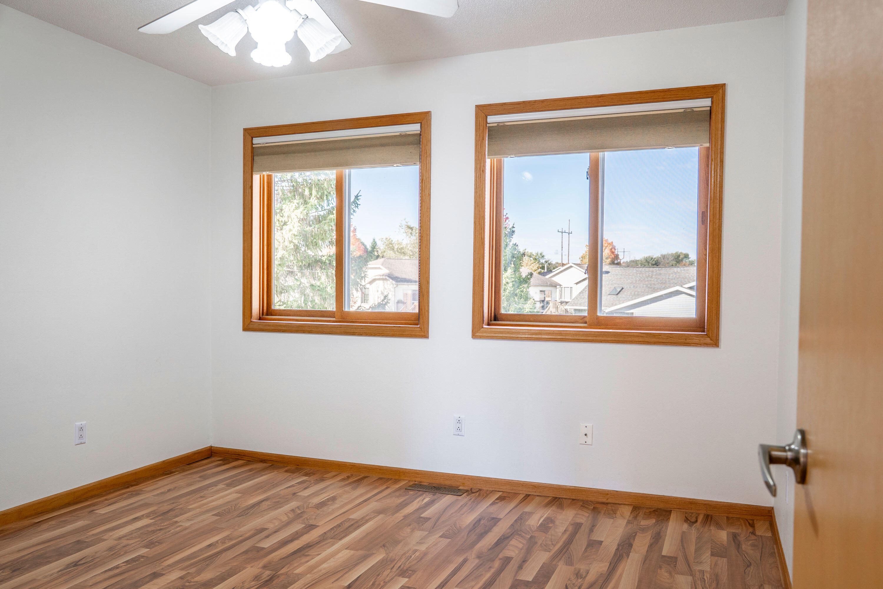 634 Meier Lane Onalaska, WI 54650 - Photo 20 of 34 Bedroom 1