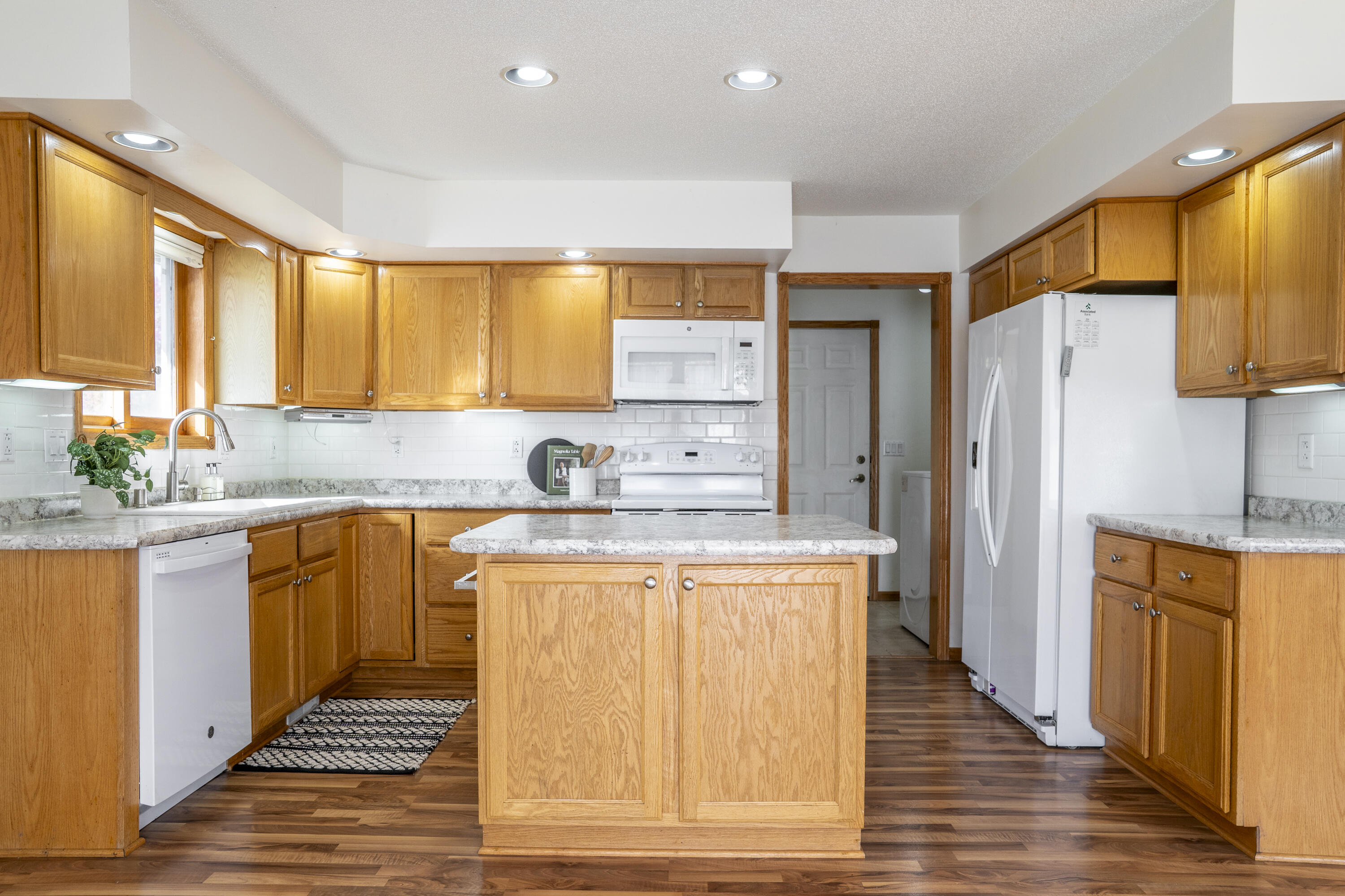 634 Meier Lane Onalaska, WI 54650 - Photo 4 of 34 Kitchen
