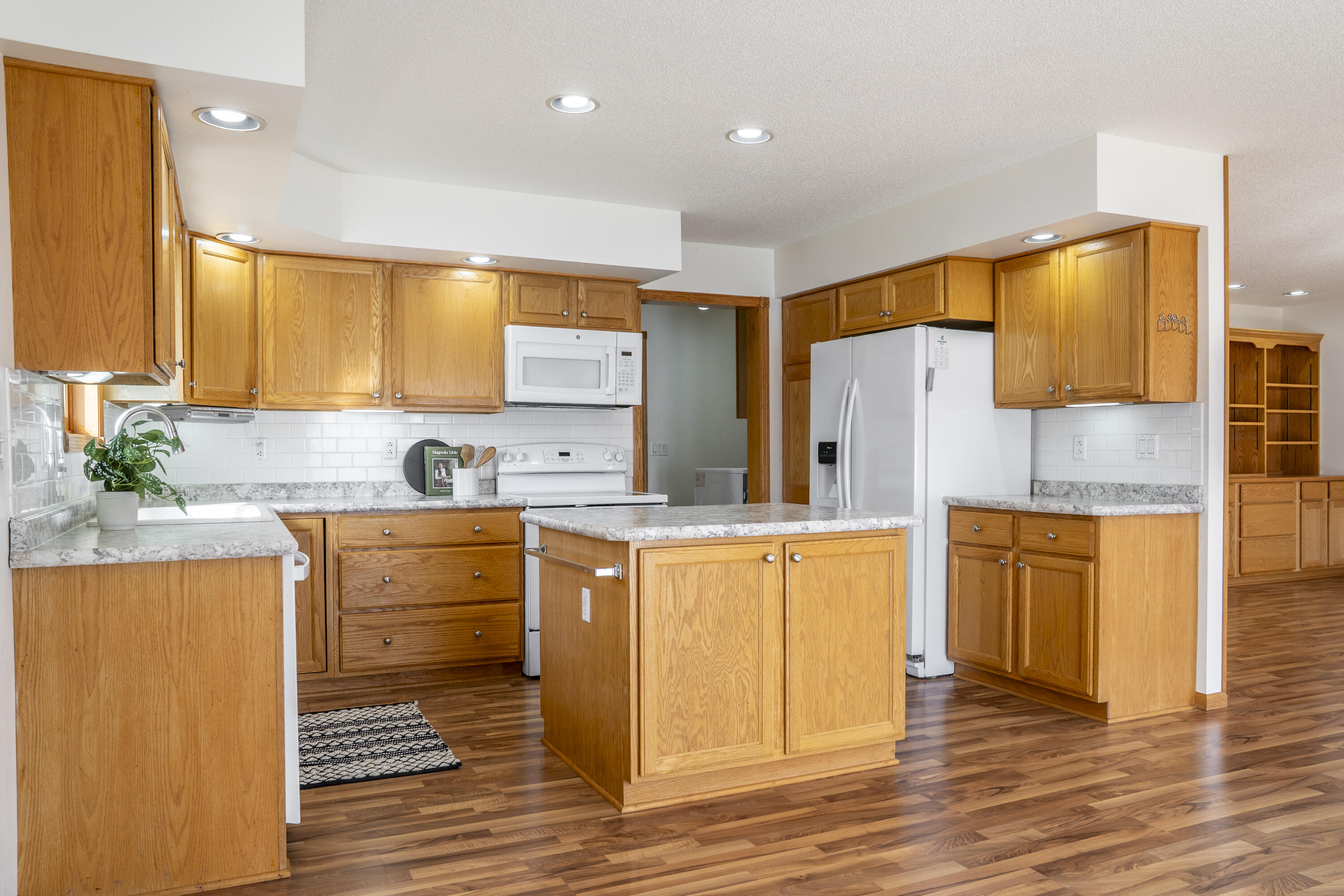634 Meier Lane Onalaska, WI 54650 - Photo 5 of 34 Kitchen