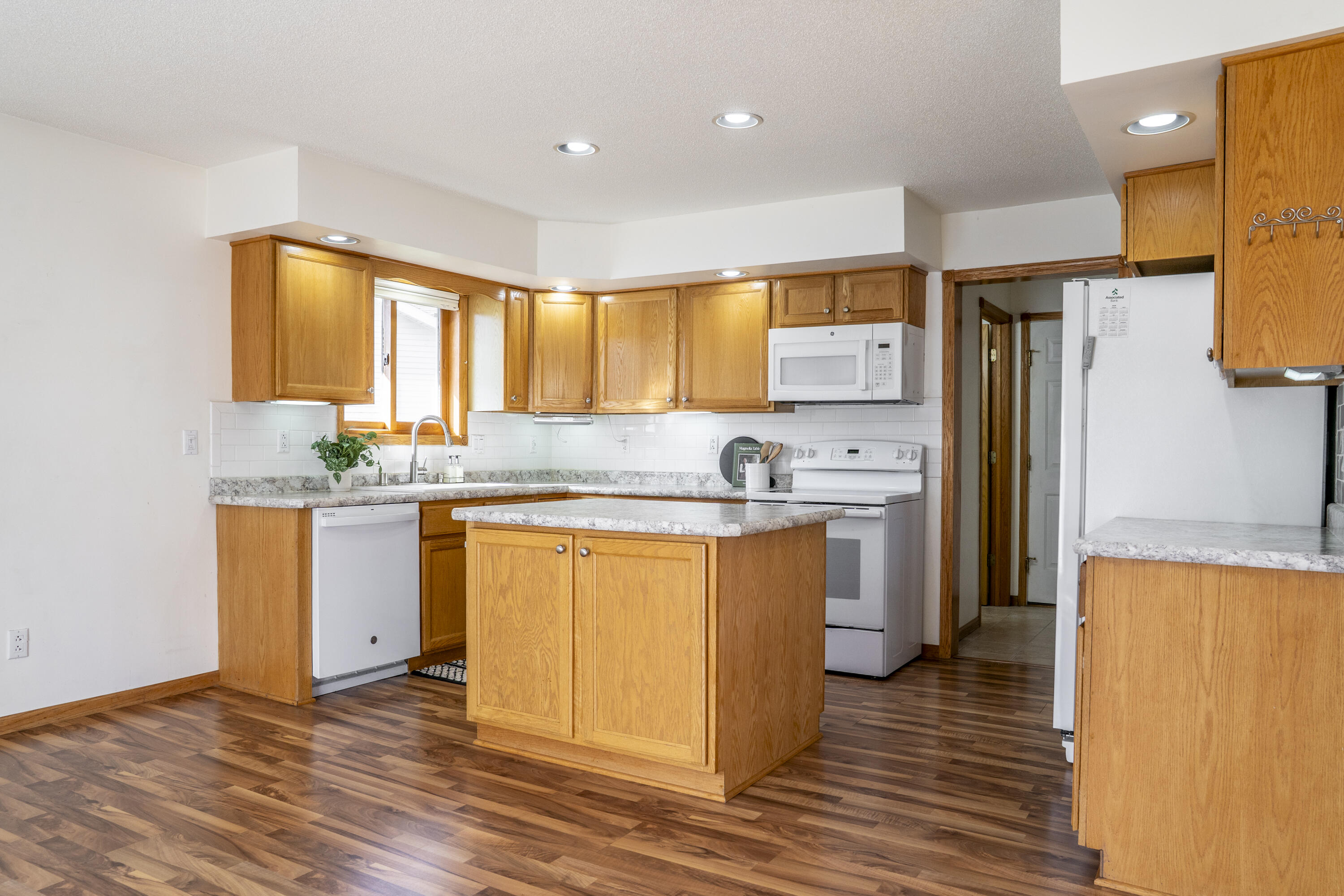 634 Meier Lane Onalaska, WI 54650 - Photo 7 of 34 Kitchen