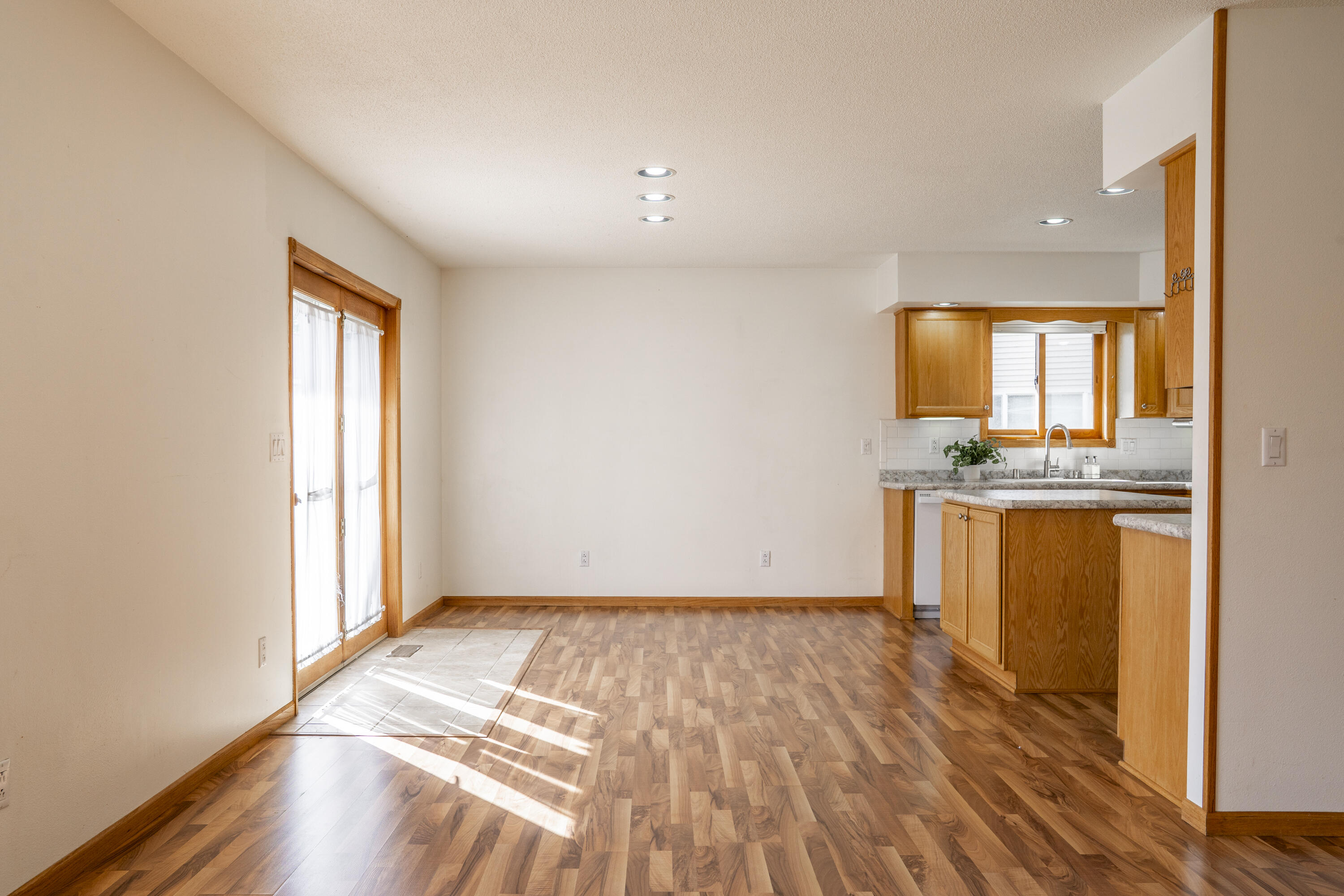 634 Meier Lane Onalaska, WI 54650 - Photo 10 of 34 Dining Room