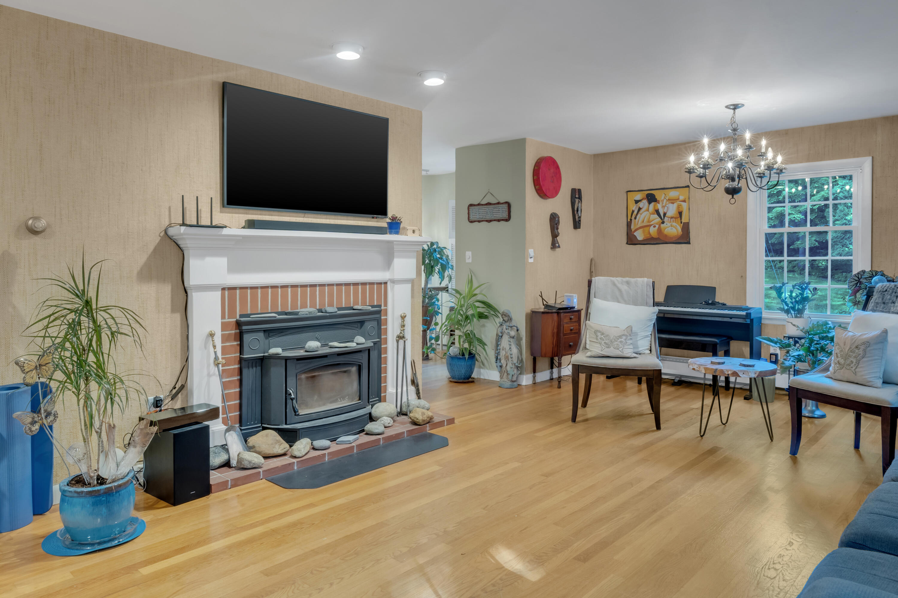 85 Nottingham Road Auburn, ME 04210 - Photo 9 of 49 Living Room