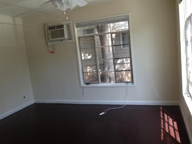 1008 West 25th Street, Unit B Austin, TX 78705 - Photo 2 of 6