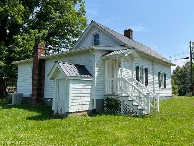 613 Dodson Mill Road Pilot Mountain, NC 27041 - Photo 3 of 17 Gallery Image 3