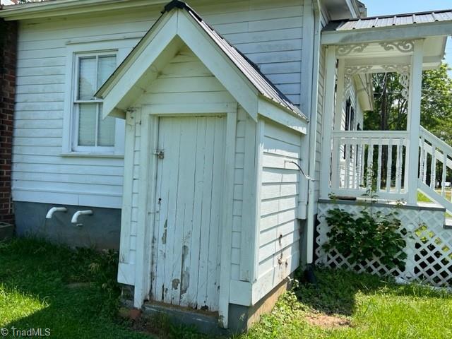 613 Dodson Mill Road Pilot Mountain, NC 27041 - Photo 4 of 17 Gallery Image 4