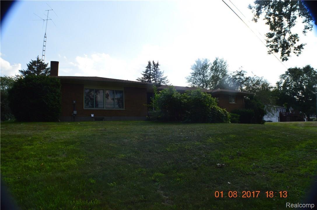 735 Devonshire Road Fowlerville, MI 48836 - Photo 4 of 35 DSC_0020.JPG