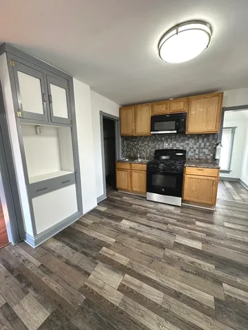 $1,100 | 408 South Gardiner Avenue, Unit 2, Rockford, IL 61104