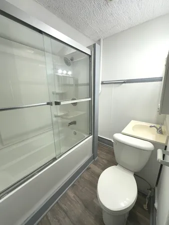 $1,100 | 408 South Gardiner Avenue, Unit 2, Rockford, IL 61104