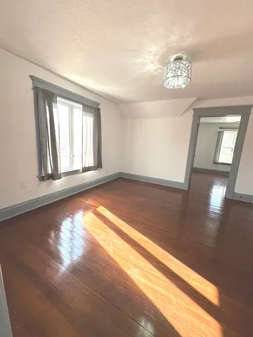 $1,100 | 408 South Gardiner Avenue, Unit 2, Rockford, IL 61104