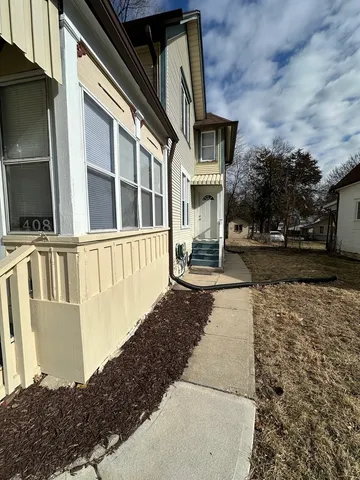 $1,100 | 408 South Gardiner Avenue, Unit 2, Rockford, IL 61104