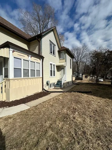 $1,100 | 408 South Gardiner Avenue, Unit 2, Rockford, IL 61104