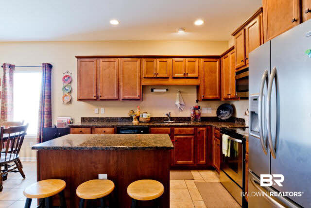 9395 Pembrook Loop Fairhope, AL 36532 - Photo 10 of 27 Large Center Island/Breakfast Bar