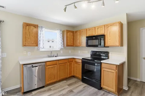 $379,999 | 10802 Pleasant View Lane, Fishers, IN 46038