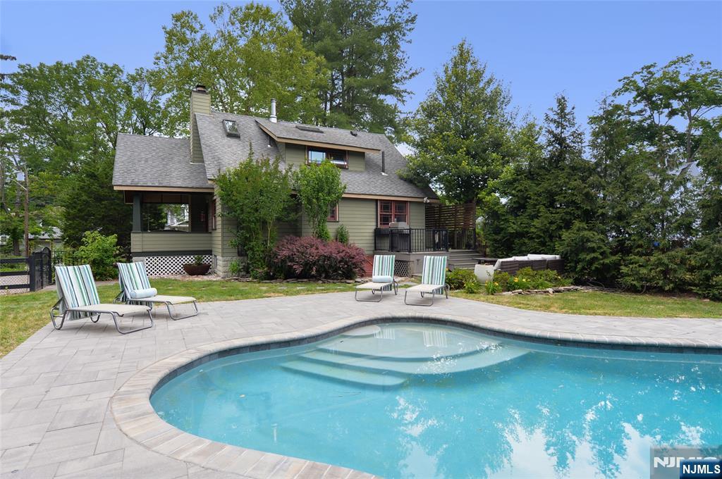 429 Sterling Place Ridgewood, NJ 07450 - Photo 22 of 30