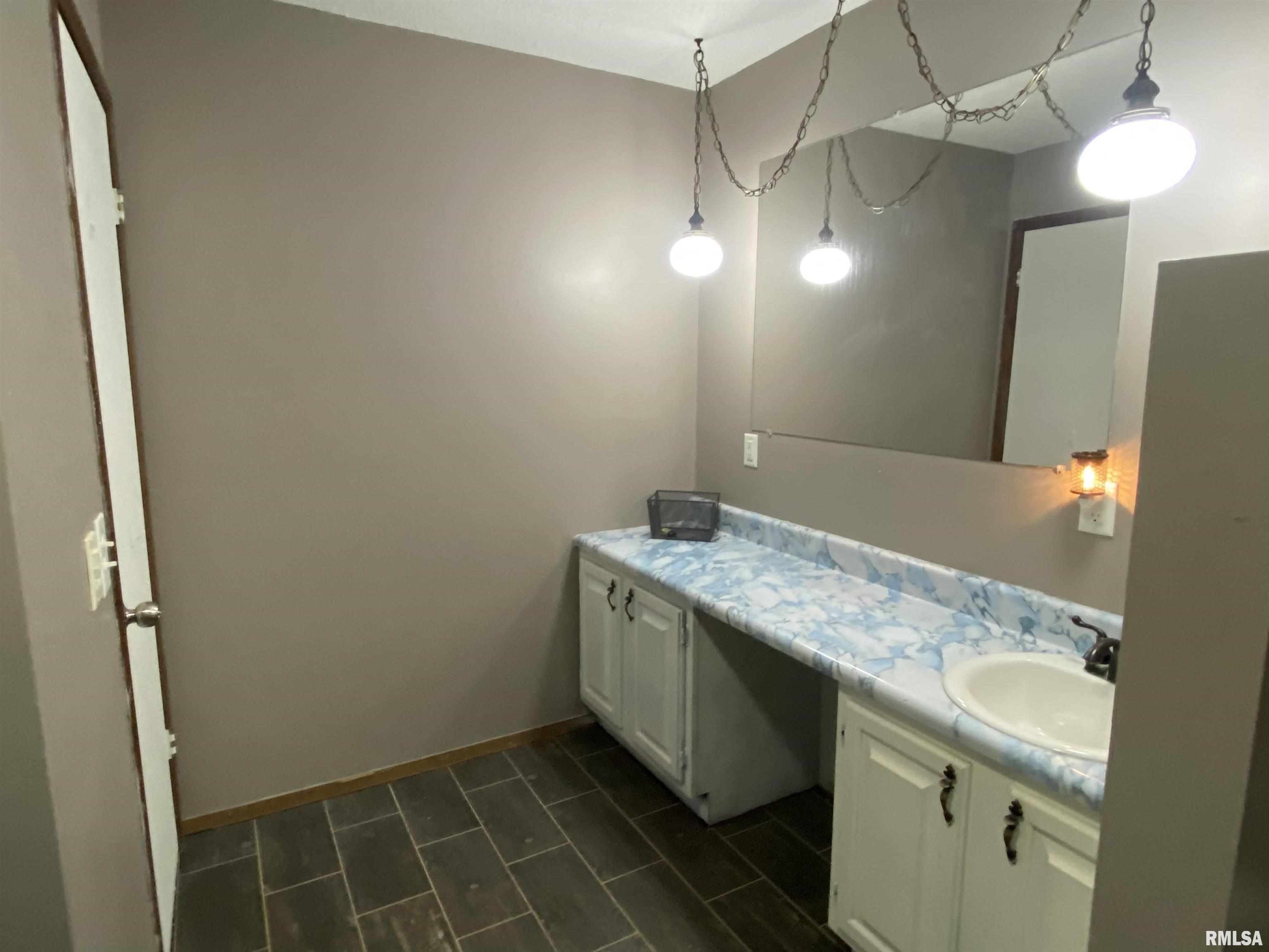 14 Indian Trail Road Macomb, IL 61455 - Photo 24 of 30 Gallery Image 24