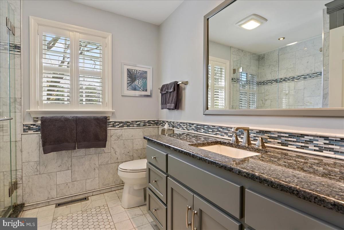 151 Bushong Road Leola, PA 17540 - Photo 27 of 45 Remodeled Master Bath with Marble, & Granite