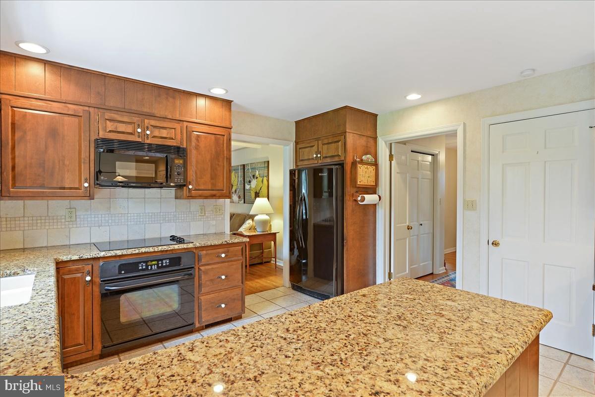 151 Bushong Road Leola, PA 17540 - Photo 9 of 45 Kitchen