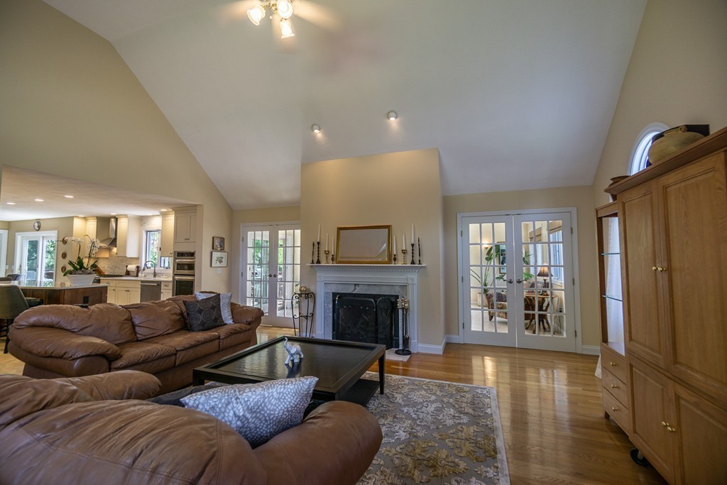2 Mansfield Road Middleton, MA 01949 - Photo 6 of 30 Gallery Image 6