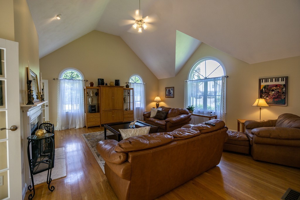 2 Mansfield Road Middleton, MA 01949 - Photo 7 of 30 Gallery Image 7