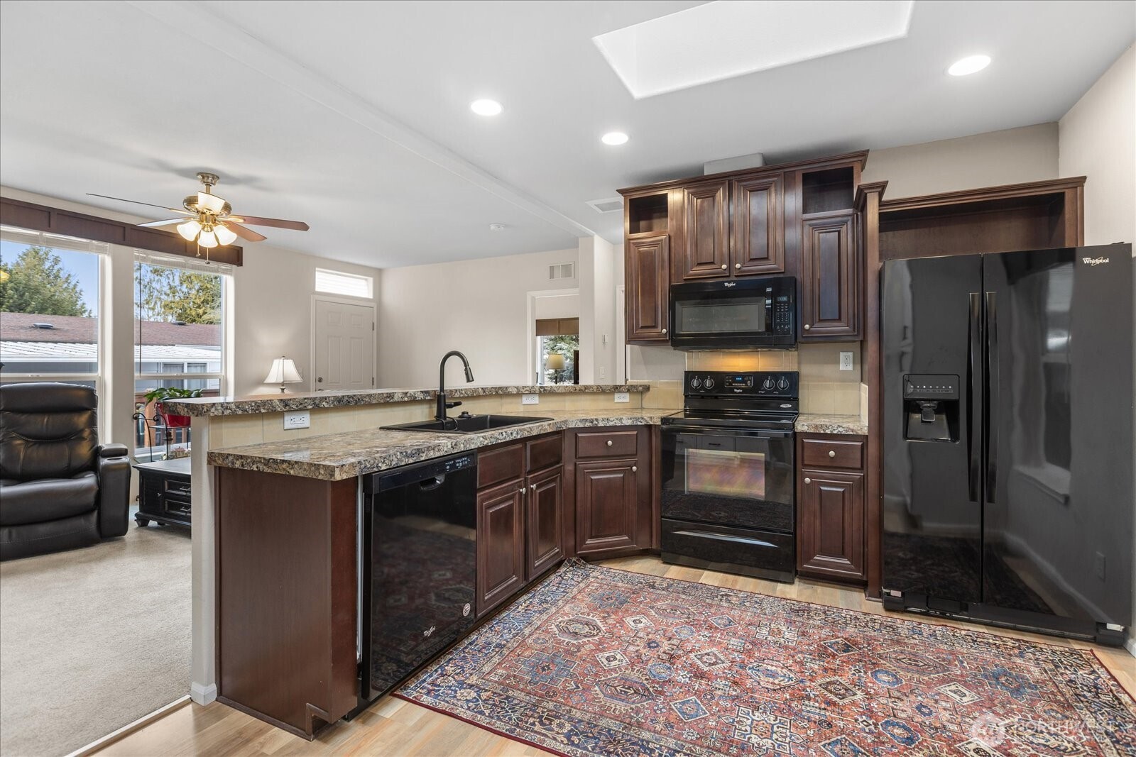 620 112th Street Southeast, Unit 196 Everett, WA 98208 - Photo 7 of 38