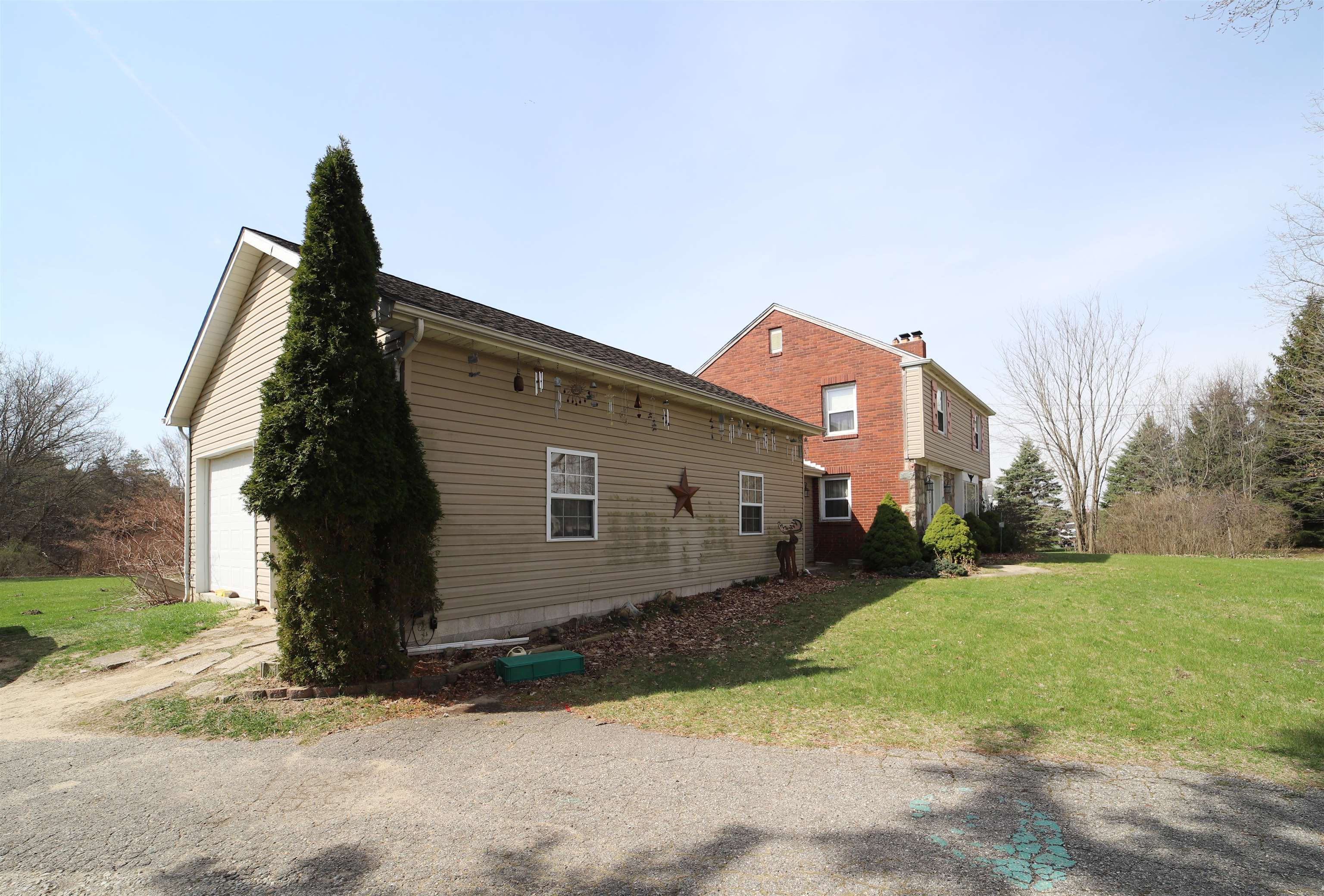 10215 West Mount Morris Road Flushing, MI 48433 - Photo 28 of 32 50105609-27.JPG