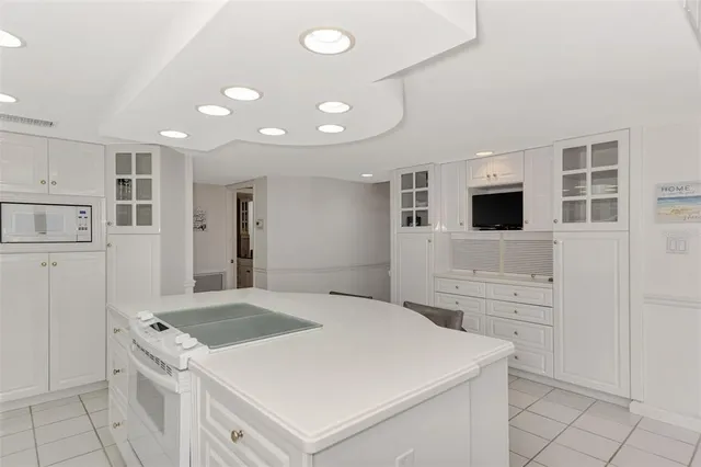 $4,700 | 4900 Ocean Boulevard, Unit 501, Sarasota, FL 34242